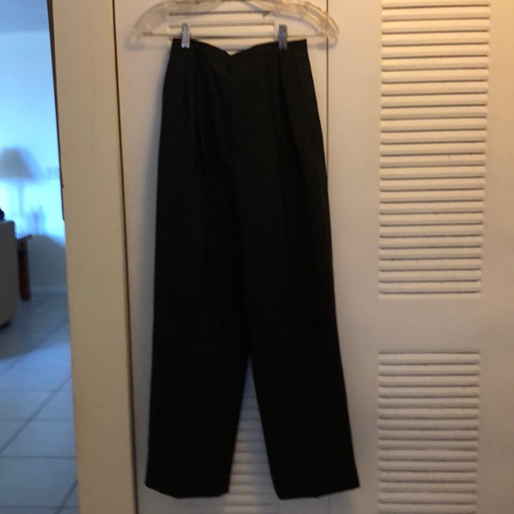 Vintage black women’s tuxedo with Cumberbund - Picture 3 of 13